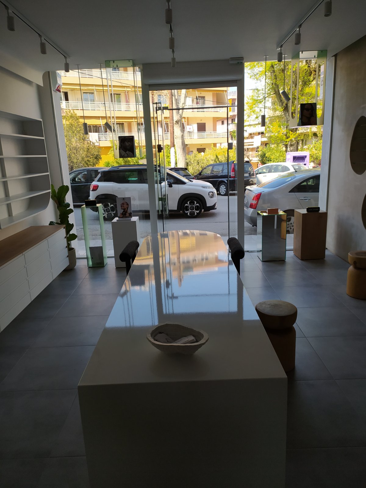 μεταλλικά έπιπλα